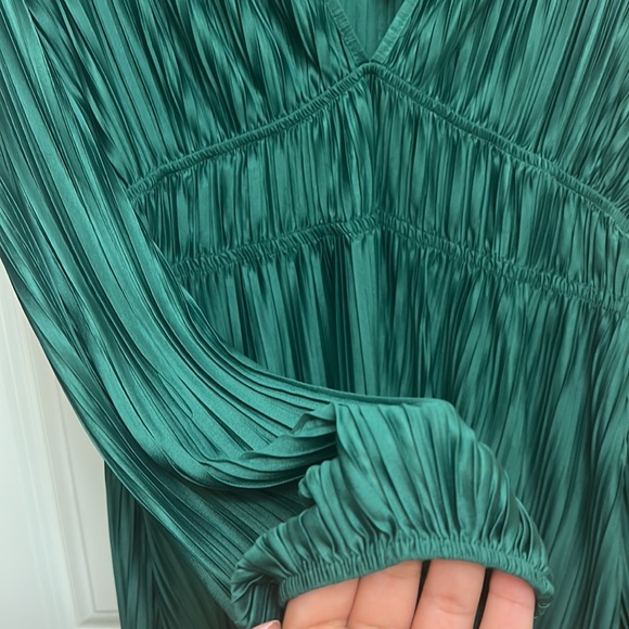 Zara Green V-neck Dress - Picture 4 of 7